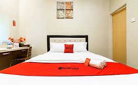 Reddoorz Plus Near Universitas Sumatera Utara